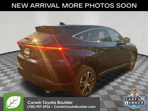 Used 2023 Toyota Venza LE AWD/4WD image 9