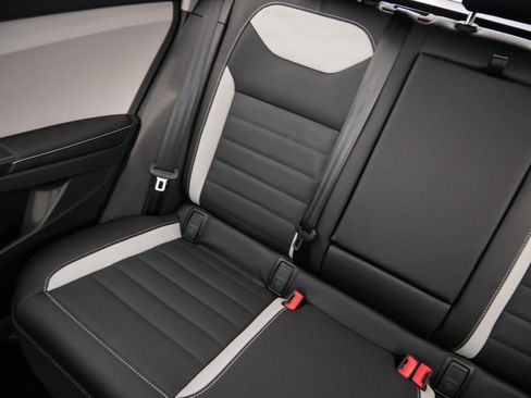 Certified 2025 Volkswagen Taos SEL image 12