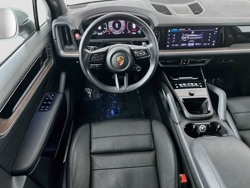 Certified 2024 Porsche Cayenne AWD/4WD image 25