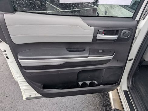 Used 2018 Toyota Tundra Limited w/ Limited Premium Package AWD/4WD image 11