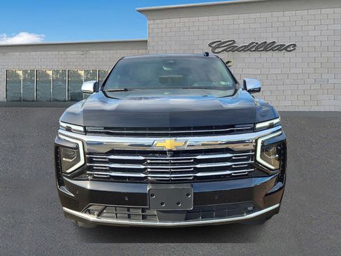 Used 2025 Chevrolet Suburban Premier image 2