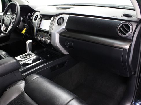 Used 2019 Toyota Tundra SR5 w/ SR5 Upgrade Package AWD/4WD image 35