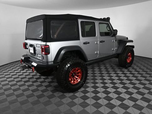 Used 2018 Jeep Wrangler Unlimited Sport S AWD/4WD image 25