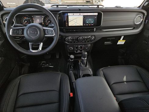 New 2026 Jeep Wrangler Unlimited Sahara AWD/4WD image 11