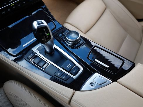 Used 2015 BMW 528i Sedan image 36