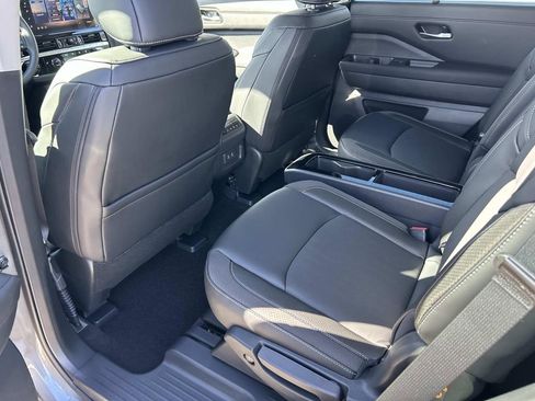 New 2026 Nissan Pathfinder SL w/ SL Premium Package AWD/4WD image 19