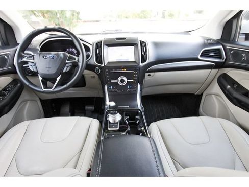 Used 2019 Ford Edge Titanium w/ Equipment Group 301A FWD image 8