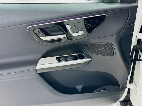 Certified 2025 Mercedes-Benz GLC 300 image 18