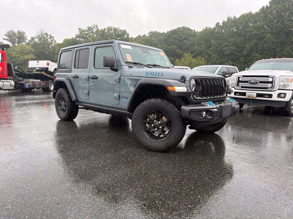 Used 2024 Jeep Wrangler Unlimited AWD/4WD image 1