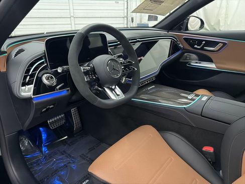 New 2026 Mercedes-Benz E 53 AMG e 4MATIC Sedan image 12