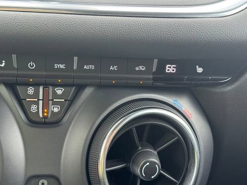 Used 2024 Chevrolet Blazer LT w/ Convenience Package FWD image 33