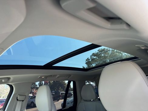 Used 2025 Volvo XC90 T8 Ultra image 12