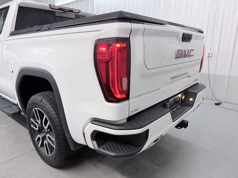 Used 2023 GMC Sierra 1500 AT4 w/ Technology Package AWD/4WD image 40