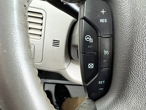 Used 2011 Buick Lucerne CXL FWD image 18