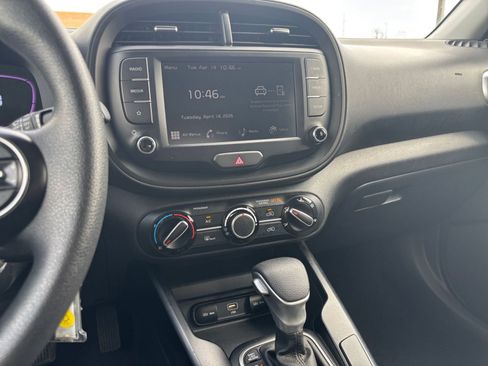 Used 2025 Kia Soul LX w/ LX Technology Package image 17