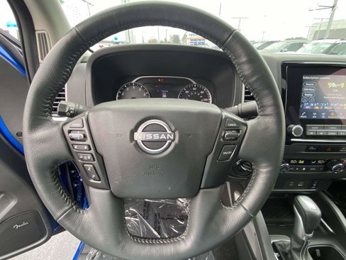 Used 2024 Nissan Frontier SL image 21