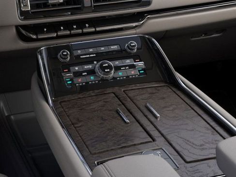 New 2024 Lincoln Navigator L Reserve image 15
