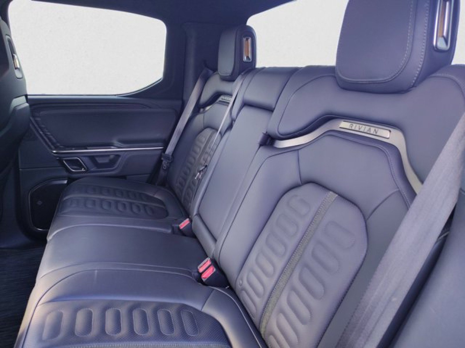 Used 2023 Rivian R1T Adventure Dual AWD/4WD image 18