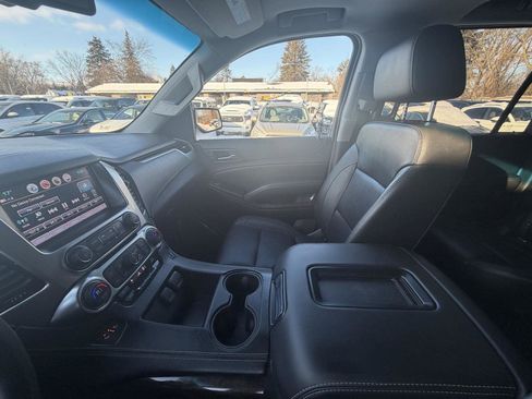 Used 2018 Chevrolet Suburban LT image 14