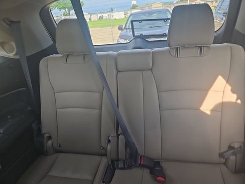 Used 2019 Honda Pilot Touring image 7