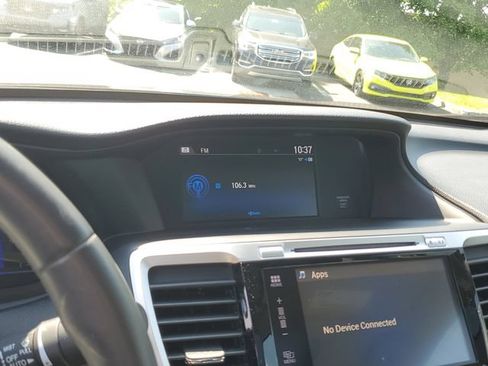 Used 2017 Honda Accord Touring image 26