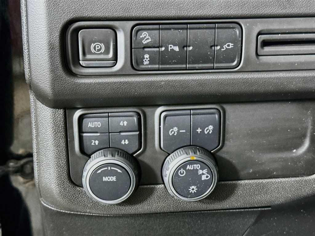 Used 2021 Chevrolet Tahoe Z71 AWD/4WD image 10