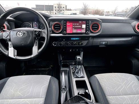 Used 2021 Toyota Tacoma TRD Off-Road image 14