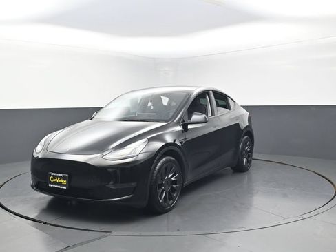 Used 2023 Tesla Model Y Long Range AWD/4WD image 8