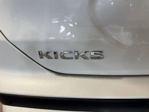 Used 2023 Nissan Kicks SV image 24