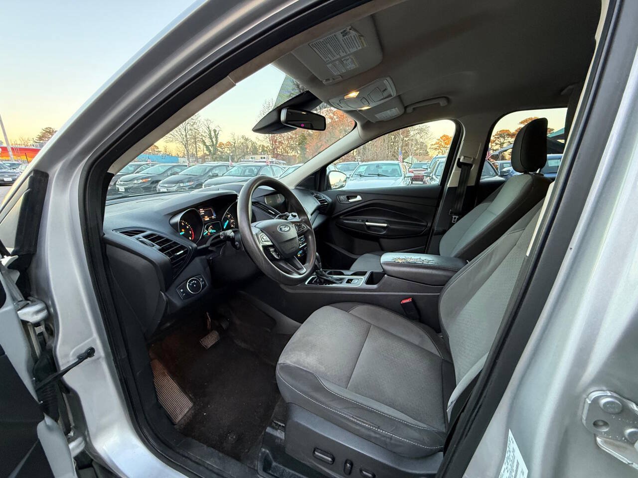 Used 2019 Ford Escape SE FWD image 10