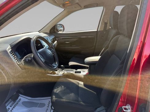 Used 2020 Mitsubishi Outlander ES image 9