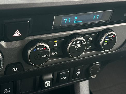 Used 2023 Toyota Tacoma TRD Off-Road image 23