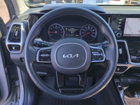 Certified 2022 Kia Sorento SX image 11