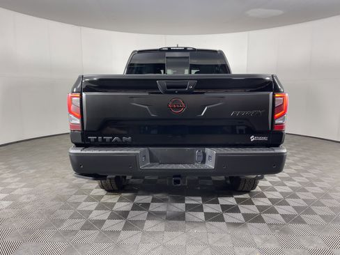 Used 2024 Nissan Titan PRO-4X w/ Pro-4x Convenience Package image 4