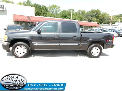 Used 2005 GMC Sierra 1500 SLE w/ Off-Road Package AWD/4WD image 2