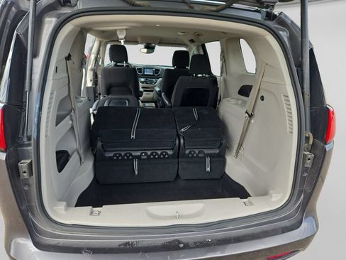 Used 2023 Chrysler Voyager LX FWD image 35