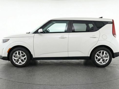 Used 2025 Kia Soul LX w/ LX Technology Package FWD image 5