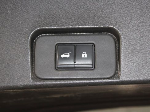 Used 2023 Nissan Rogue SL FWD image 14