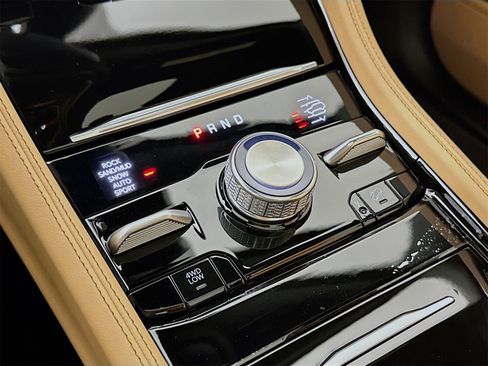 Used 2025 Jeep Grand Cherokee Summit image 18