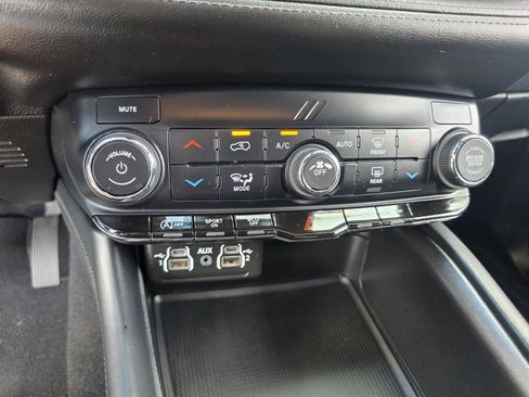 Used 2023 Dodge Durango SXT Launch Edition AWD/4WD image 22