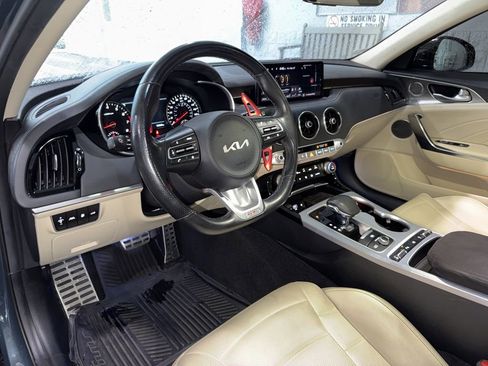 Used 2022 Kia Stinger GT2 image 15