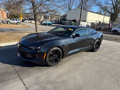 Used 2018 Chevrolet Camaro LT image 2