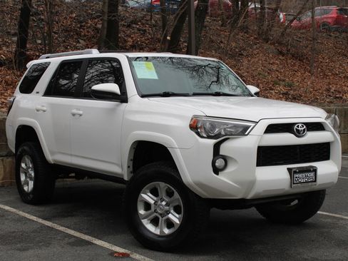 Used 2015 Toyota 4Runner SR5 image 4