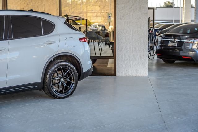 Used 2019 Alfa Romeo Stelvio AWD w/ Nero Edizione image 53