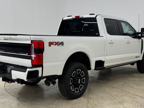New 2026 Ford F250 Platinum w/ FX4 Off-Road Package image 9