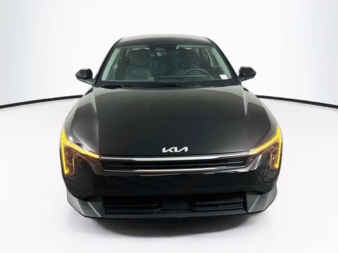 Used 2025 Kia K4 FWD image 2