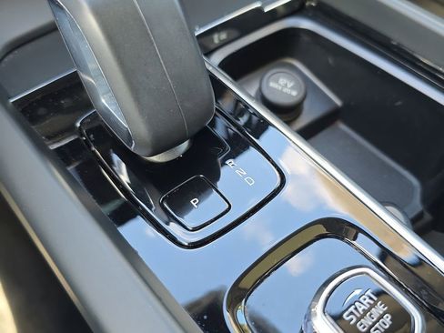 Certified 2023 Volvo XC60 B5 Core image 33