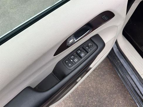 Used 2019 Chrysler Pacifica Limited image 15