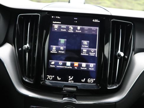 Used 2018 Volvo XC60 T8 R-Design w/ Convenience Package image 26