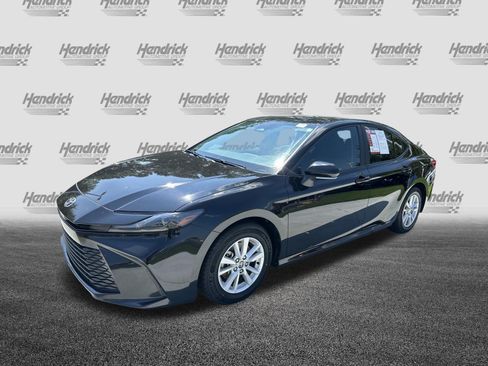 Used 2025 Toyota Camry LE w/ Convenience Package FWD image 5
